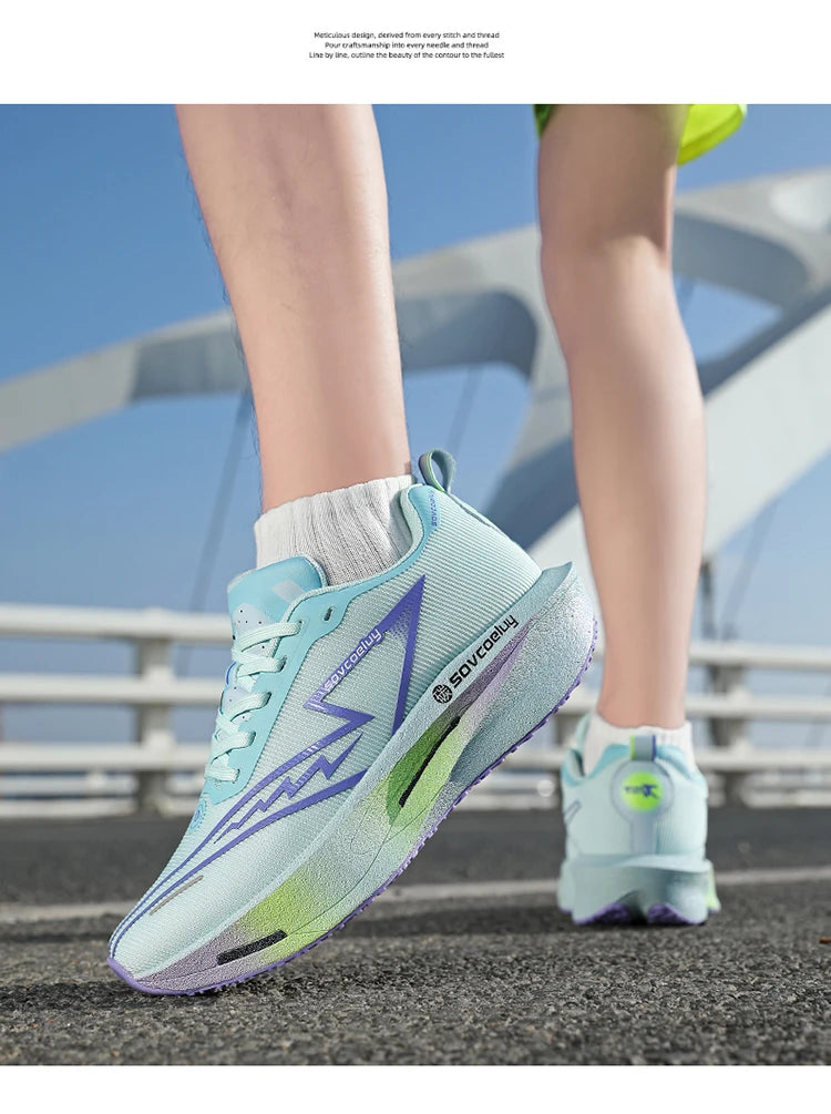 Breathable lightweight sneakers for exercise, travel, and daily wear