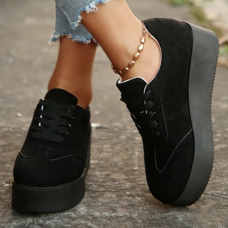 Women’s chunky sole sneakers designed for daily wear and urban style