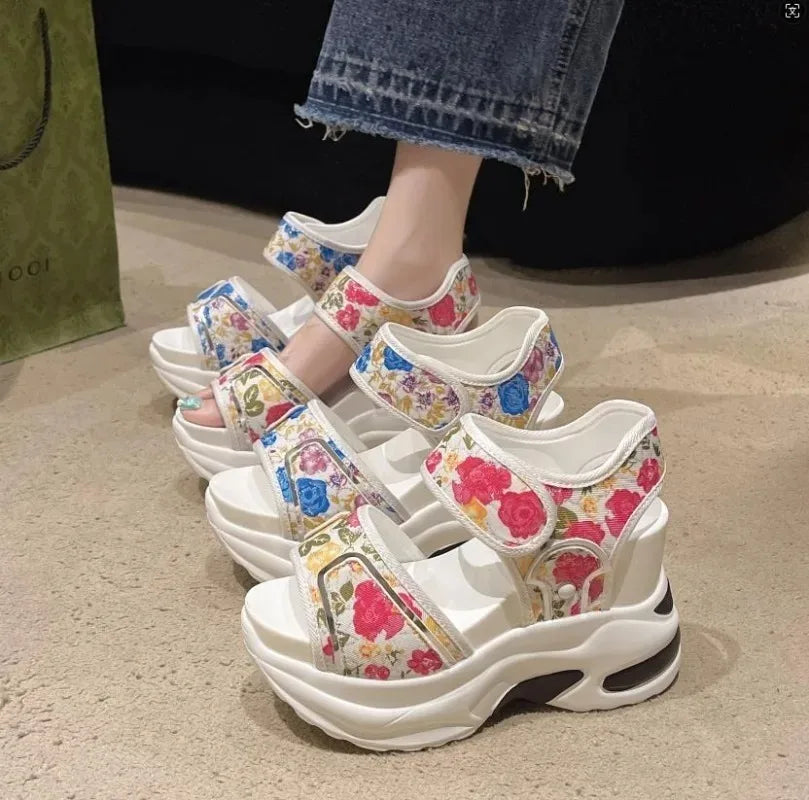Women’s open-toe platform sandals for summer fashion and outdoor wear