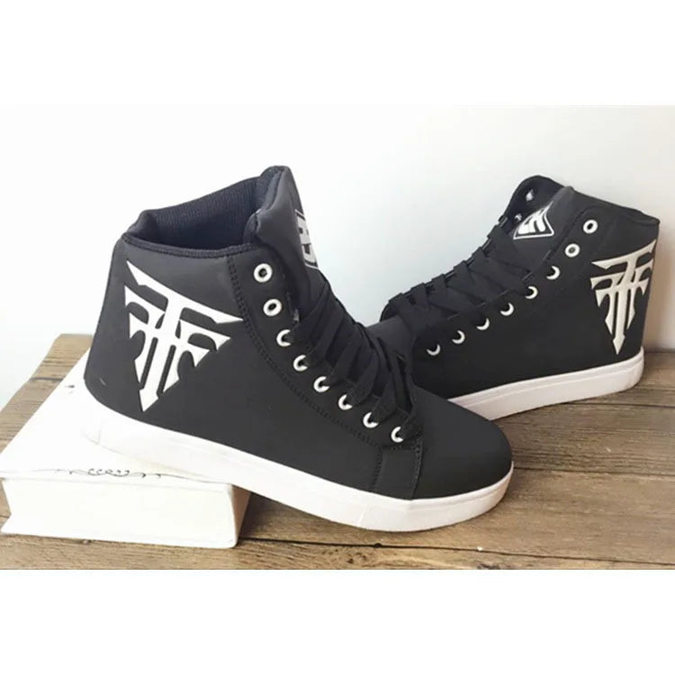 Men’s casual lace-up shoes ideal for everyday walking and outings