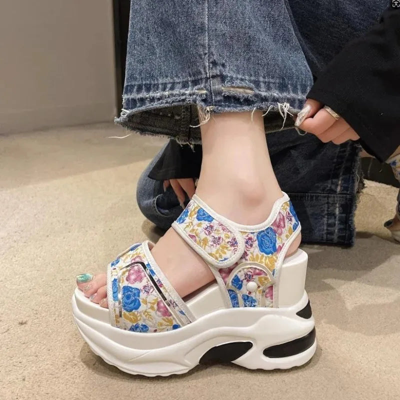 Women’s summer platform sandals featuring elegant peep-toe styling