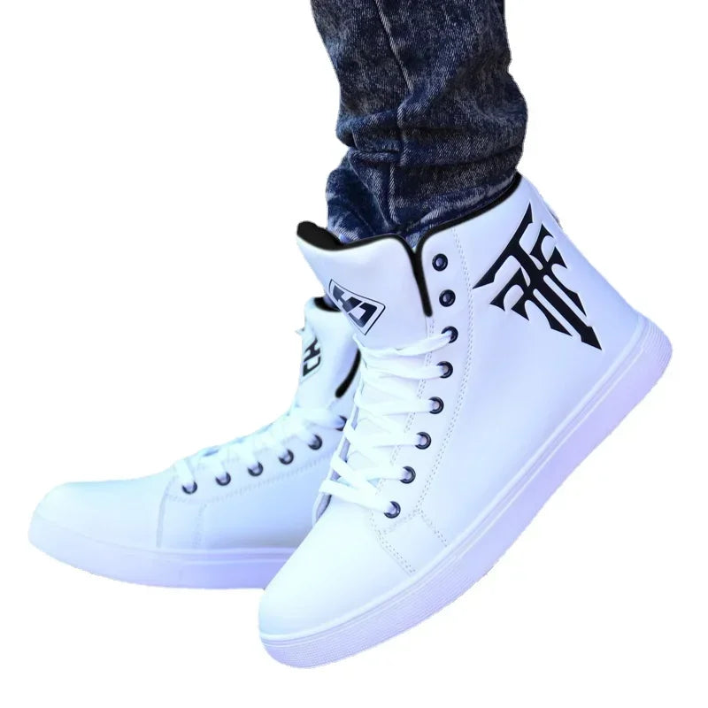 Trendy men’s lace-up sneakers designed for daily use and travel