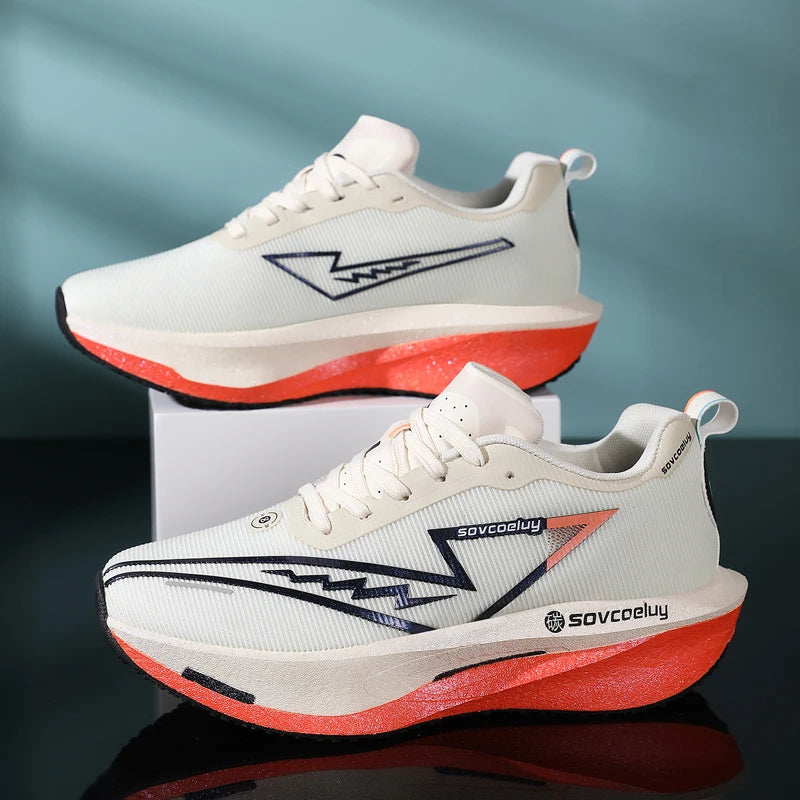 Lightweight running sneakers with breathable mesh upper for everyday training