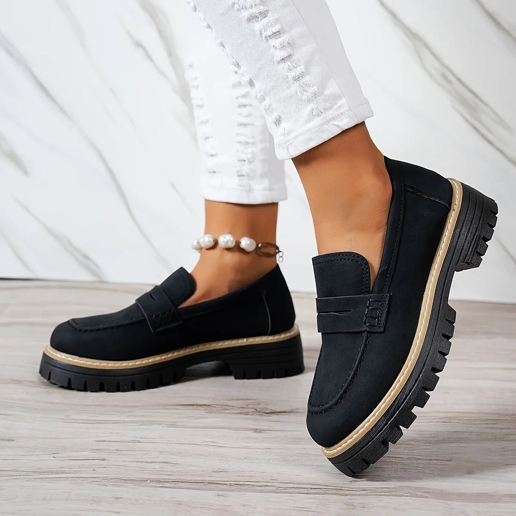Stylish women’s retro loafers featuring timeless vintage-inspired silhouette