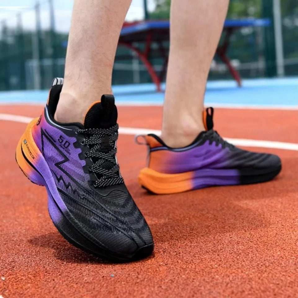 Men’s performance running sneakers with carbon plate and breathable upper